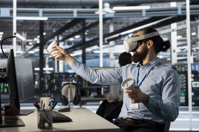 A Virtual Reality System to Support Software Maintenance