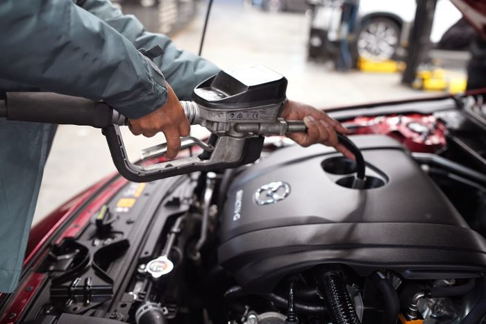 What Maintenance Do Technicians Perfom to Fuel System